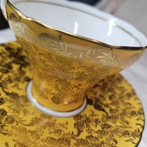 Aynsley England Bone China Cup and Saucer YELLOW GOLD White Gold RARE - Picture 14 of 16